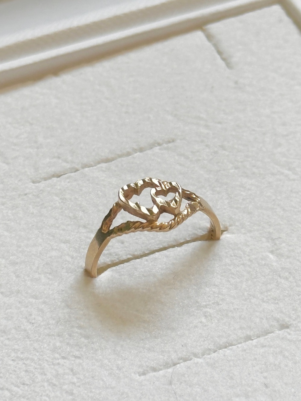 10k gold hearts ring